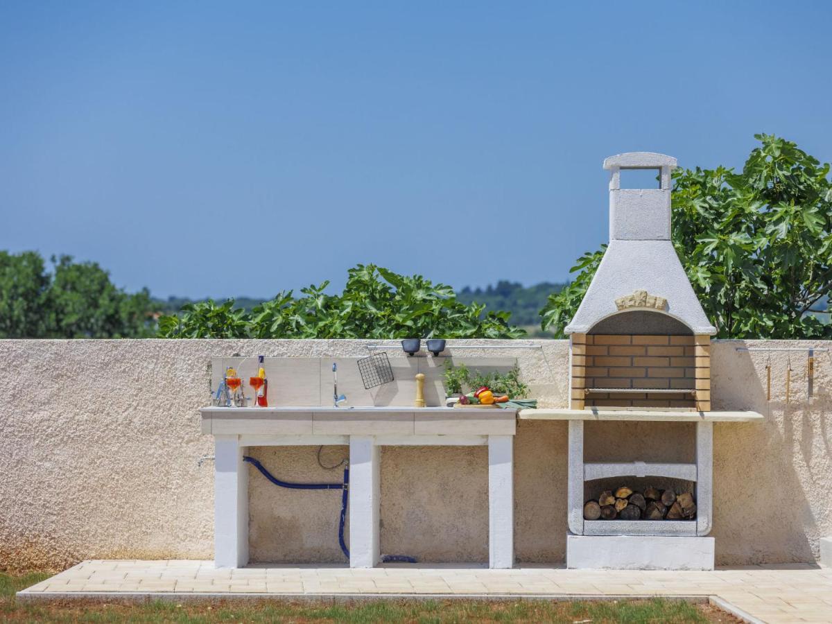 Holiday Home Villa Dora By Interhome Pula Exterior foto